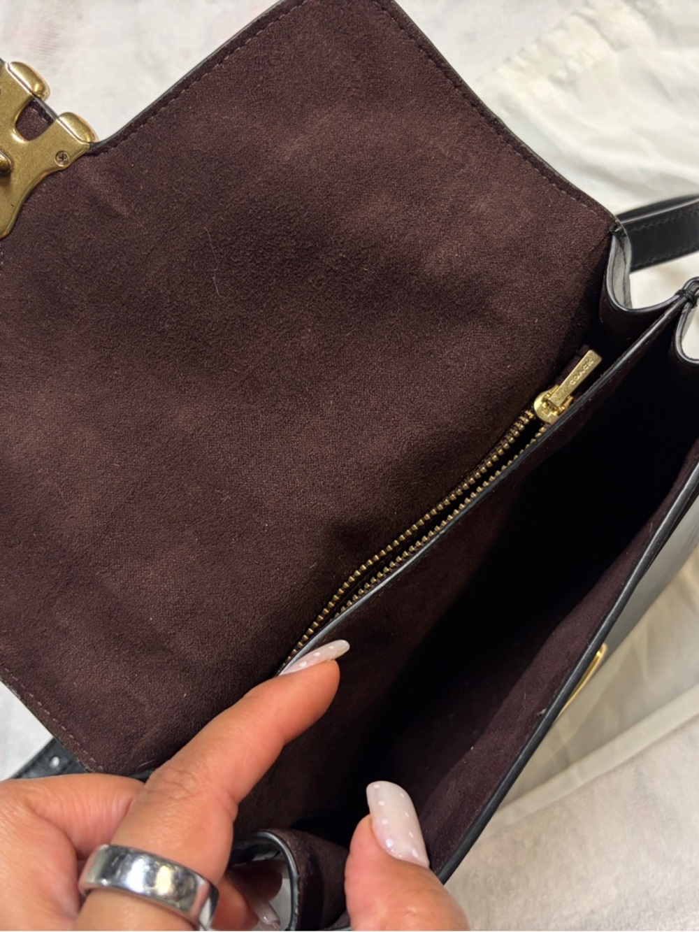 Coach Black Leather Satchel with Gold 'C' Clasp - Picture 4 of 7